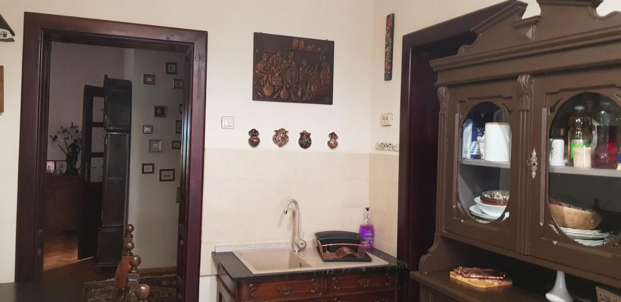 La Mihai Lupeni  Buitenkant foto
