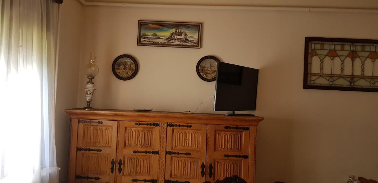 La Mihai Lupeni  Buitenkant foto