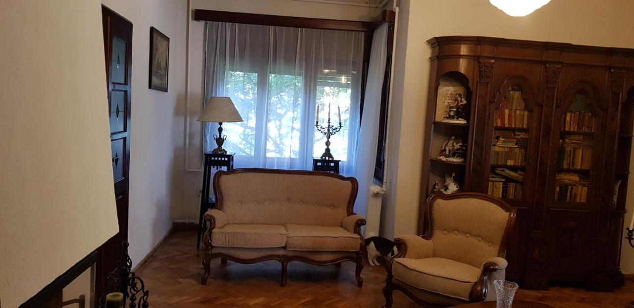 La Mihai Lupeni  Buitenkant foto