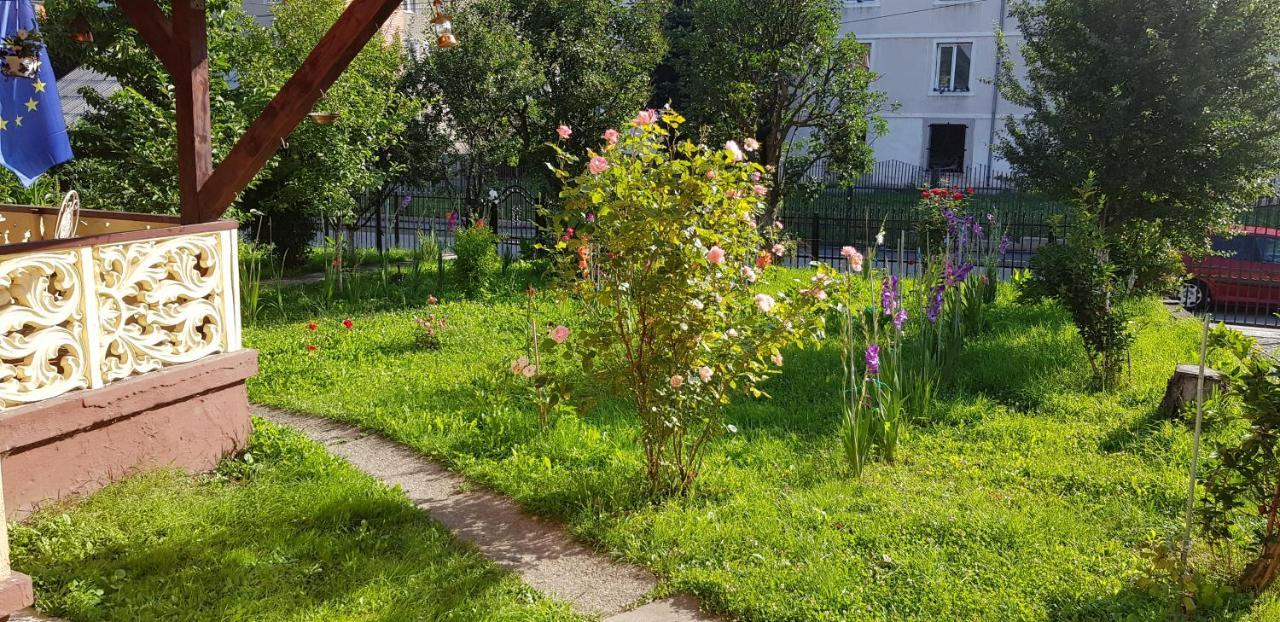 La Mihai Lupeni  Buitenkant foto