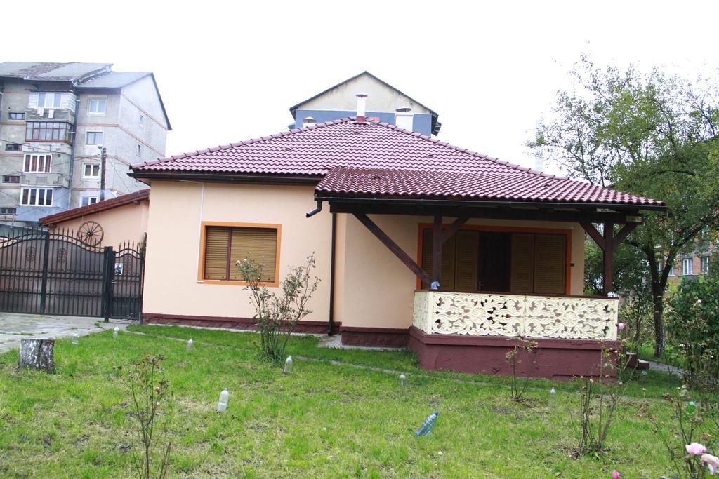 La Mihai Lupeni  Buitenkant foto