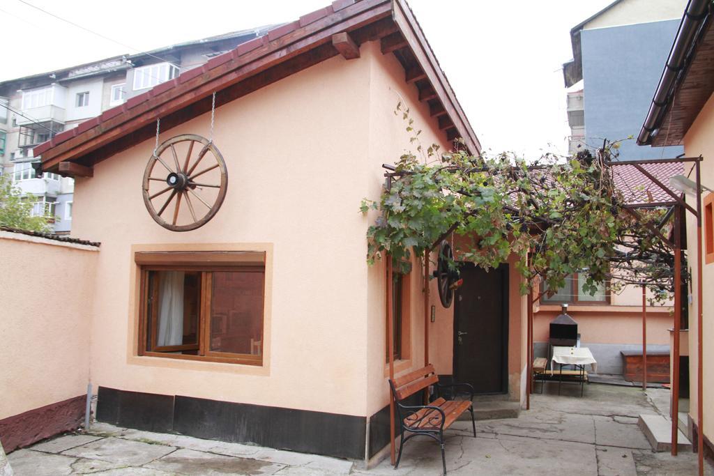 La Mihai Lupeni  Buitenkant foto